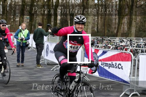 Heerenveen 17 maart 2019
De hollandse 100 voor de stichting lymphe&Co in Thialf.
Maxim Froger en Rene Froger op de racefiets