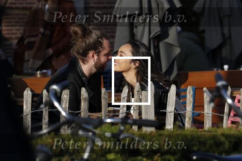 Amsterdam Vondelpark 24 maart 2019
Romy Monteiro met haar nieuwe vriend Jasper Suyk verliefd in het vondelpark.