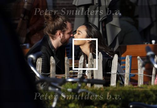 Amsterdam Vondelpark 24 maart 2019
Romy Monteiro met haar nieuwe vriend Jasper Suyk verliefd in het vondelpark.
