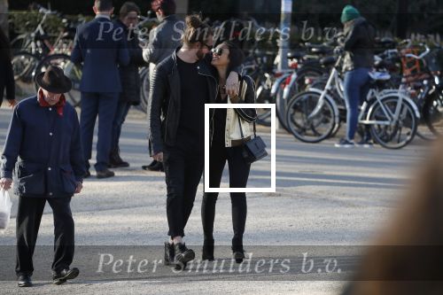 Amsterdam Vondelpark 24 maart 2019
Romy Monteiro met haar nieuwe vriend Jasper Suyk verliefd in het vondelpark.