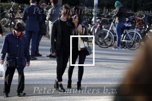 Amsterdam Vondelpark 24 maart 2019
Romy Monteiro met haar nieuwe vriend Jasper Suyk verliefd in het vondelpark.