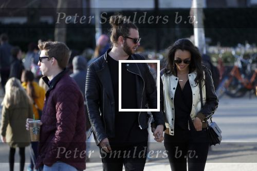 Amsterdam Vondelpark 24 maart 2019
Romy Monteiro met haar nieuwe vriend Jasper Suyk verliefd in het vondelpark.