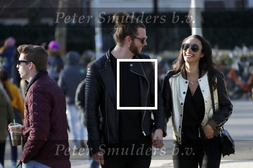 Amsterdam Vondelpark 24 maart 2019
Romy Monteiro met haar nieuwe vriend Jasper Suyk verliefd in het vondelpark.