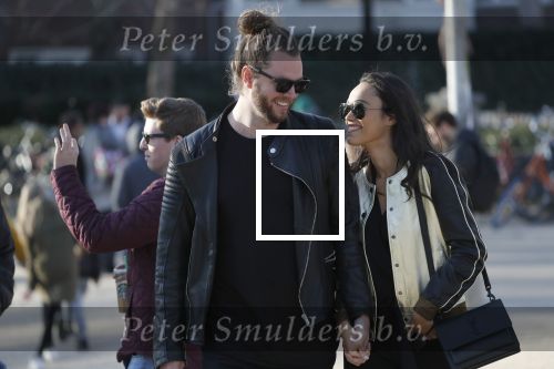 Amsterdam Vondelpark 24 maart 2019
Romy Monteiro met haar nieuwe vriend Jasper Suyk verliefd in het vondelpark.