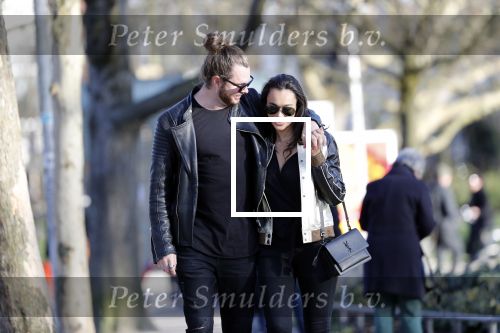 Amsterdam Vondelpark 24 maart 2019
Romy Monteiro met haar nieuwe vriend Jasper Suyk verliefd in het vondelpark.