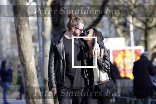 Amsterdam Vondelpark 24 maart 2019
Romy Monteiro met haar nieuwe vriend Jasper Suyk verliefd in het vondelpark.