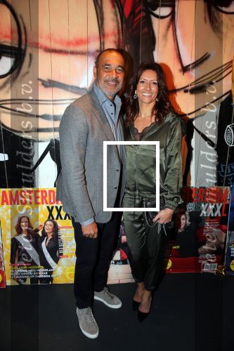 Amsterdam 26 maart 2019
Presentatie Amsterdam XXXL bij de Harbour Club. Ruud Gullit en dochter Felicity envriendin Karin de Rooij met zoon Nigel.
