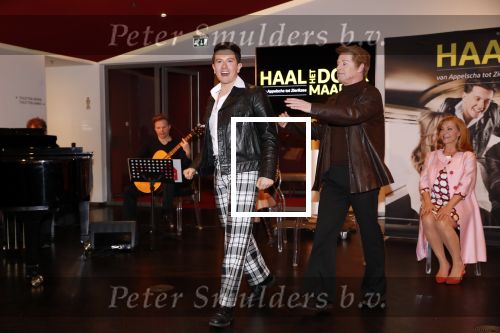 Amsterdam 25 maart 2019
Julia Berendse, Dook van Dijck, Mariska van Kolck, Tony Neef, Willemijn Maandag en Jordy van Loon bij de perspresentatie van de musical Haal het doek maar op in het DeLaMar Theater in Amsterdam