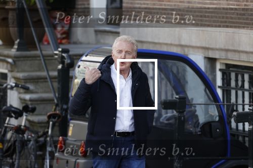 Amsterdam 14 april 2020
Andre v Duin gaat lekker vanaf zijn huis wandelen . Voor zijn raam staat een speelgoed beer voor de kinderen die de berenroute lopen . De beer was van zijn partner Martin
