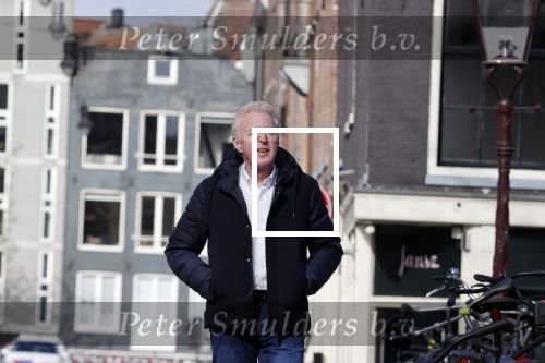 Amsterdam 14 april 2020
Andre v Duin gaat lekker vanaf zijn huis wandelen . Voor zijn raam staat een speelgoed beer voor de kinderen die de berenroute lopen . De beer was van zijn partner Martin