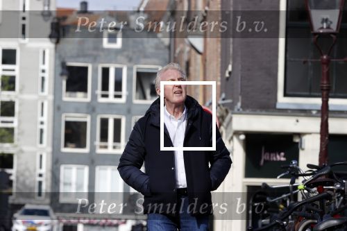 Amsterdam 14 april 2020
Andre v Duin gaat lekker vanaf zijn huis wandelen . Voor zijn raam staat een speelgoed beer voor de kinderen die de berenroute lopen . De beer was van zijn partner Martin