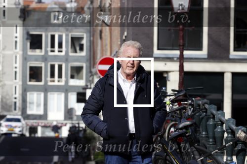Amsterdam 14 april 2020
Andre v Duin gaat lekker vanaf zijn huis wandelen . Voor zijn raam staat een speelgoed beer voor de kinderen die de berenroute lopen . De beer was van zijn partner Martin