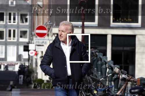 Amsterdam 14 april 2020
Andre v Duin gaat lekker vanaf zijn huis wandelen . Voor zijn raam staat een speelgoed beer voor de kinderen die de berenroute lopen . De beer was van zijn partner Martin