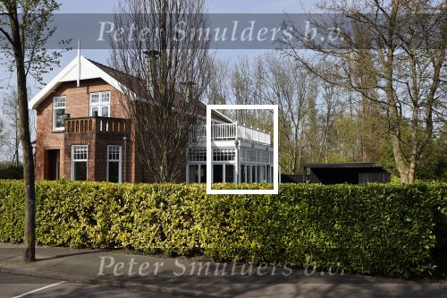 Amstelveen 10 en 11 april 2020
Carice v Houten en haar partner Guy Pearce hebben samen een nieuwe villa in Amstelveen gekocht.