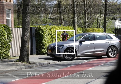 Amstelveen 10 en 11 april 2020
Carice v Houten en haar partner Guy Pearce hebben samen een nieuwe villa in Amstelveen gekocht.