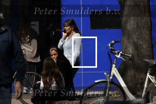 Bergen en Bergen aan Zee 6 april 2020
Debby Petter doet boodschappen in het centrum van Bergen.