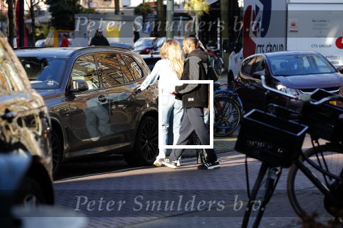 Amsterdam 7 februari 2020
Doutzen Kroes en haar man Sunnery James doen boodschappen met hun dochtertje op de cornelis schuytstraat