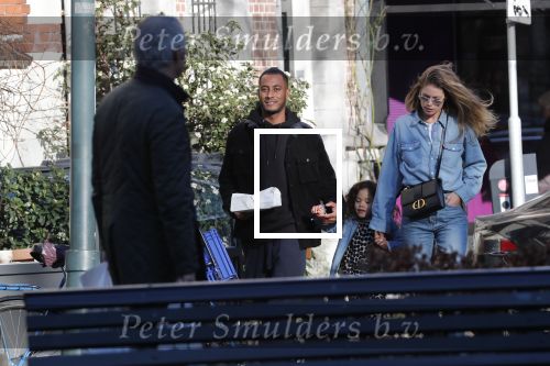 Amsterdam 7 februari 2020
Doutzen Kroes en haar man Sunnery James doen boodschappen met hun dochtertje op de cornelis schuytstraat