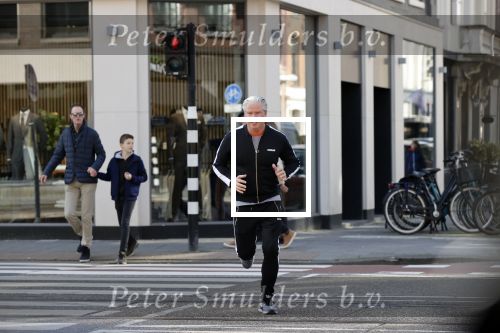 Amsterdam 16 maart 2020
Dries Roelvink hardlopend op de pc hooftstraat