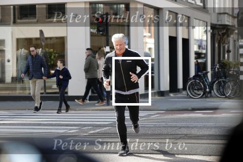 Amsterdam 16 maart 2020
Dries Roelvink hardlopend op de pc hooftstraat
