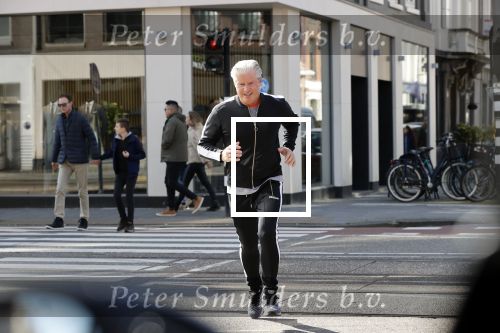 Amsterdam 16 maart 2020
Dries Roelvink hardlopend op de pc hooftstraat
