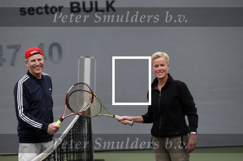 Cruqius 31 maart 2020
Tennissen voor het goede doel met Diederik v Manen. Anouk Smuldfers Ellie Lust en Laurien Verstraten