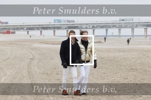 Scheveningen 20 maart 2020
Frank en Rogier met hun honden op het strand.