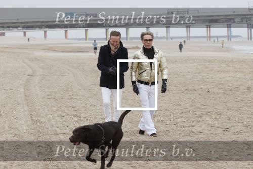 Scheveningen 20 maart 2020
Frank en Rogier met hun honden op het strand.