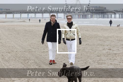 Scheveningen 20 maart 2020
Frank en Rogier met hun honden op het strand.