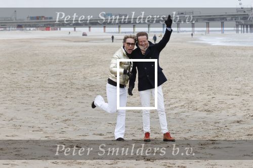 Scheveningen 20 maart 2020
Frank en Rogier met hun honden op het strand.