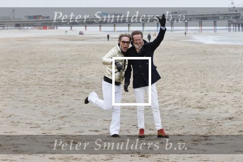 Scheveningen 20 maart 2020
Frank en Rogier met hun honden op het strand.