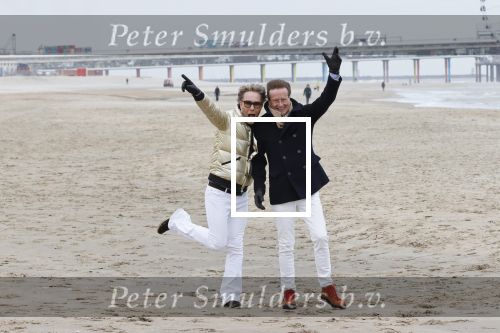 Scheveningen 20 maart 2020
Frank en Rogier met hun honden op het strand.