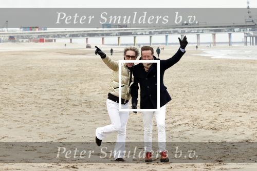 Scheveningen 20 maart 2020
Frank en Rogier met hun honden op het strand.