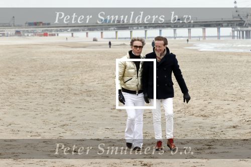 Scheveningen 20 maart 2020
Frank en Rogier met hun honden op het strand.