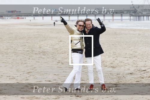 Scheveningen 20 maart 2020
Frank en Rogier met hun honden op het strand.