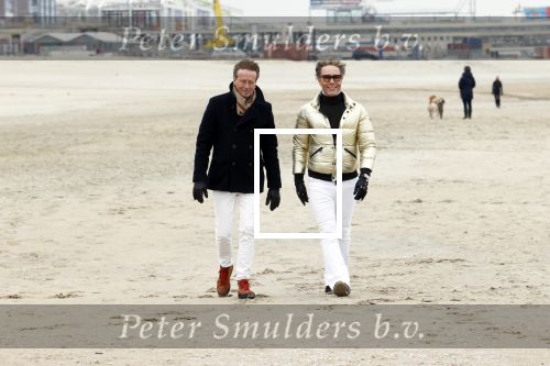 Scheveningen 20 maart 2020
Frank en Rogier met hun honden op het strand.