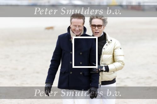 Scheveningen 20 maart 2020
Frank en Rogier met hun honden op het strand.