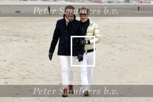 Scheveningen 20 maart 2020
Frank en Rogier met hun honden op het strand.