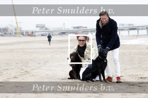 Scheveningen 20 maart 2020
Frank en Rogier met hun honden op het strand.