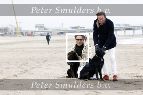 Scheveningen 20 maart 2020
Frank en Rogier met hun honden op het strand.