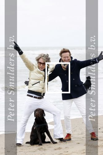 Scheveningen 20 maart 2020
Frank en Rogier met hun honden op het strand.