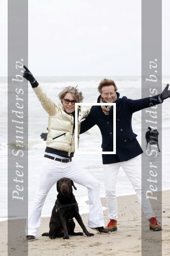 Scheveningen 20 maart 2020
Frank en Rogier met hun honden op het strand.