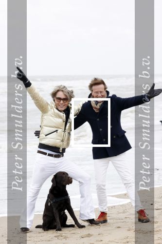 Scheveningen 20 maart 2020
Frank en Rogier met hun honden op het strand.