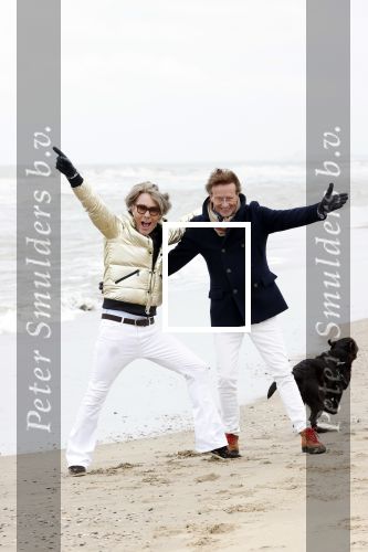 Scheveningen 20 maart 2020
Frank en Rogier met hun honden op het strand.