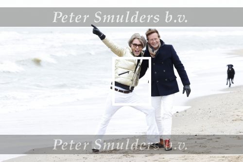 Scheveningen 20 maart 2020
Frank en Rogier met hun honden op het strand.