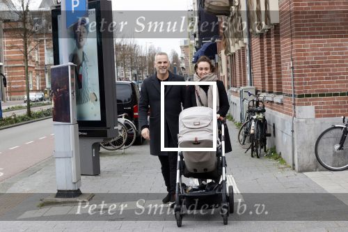 Amsterdam 18 maart 2020
Fulko v Kooperen met zijn vriendin achter de kinderwagen