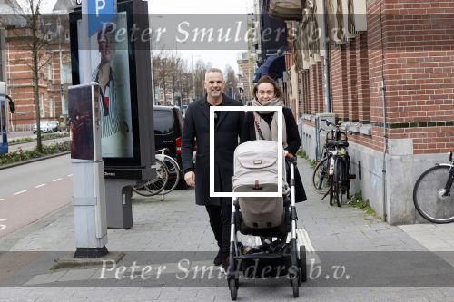 Amsterdam 18 maart 2020
Fulko v Kooperen met zijn vriendin achter de kinderwagen