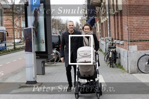 Amsterdam 18 maart 2020
Fulko v Kooperen met zijn vriendin achter de kinderwagen