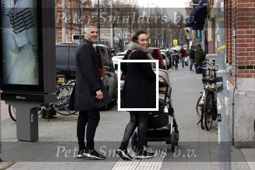 Amsterdam 18 maart 2020
Fulko v Kooperen met zijn vriendin achter de kinderwagen