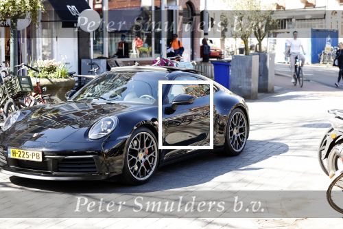 Amsterdam 11 april 2020
Jaap v Zweden met mondkapje op in zijn porsche 911